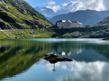 Lac du Grand Saint Bernard mit Hospiz, wo wir übernachten